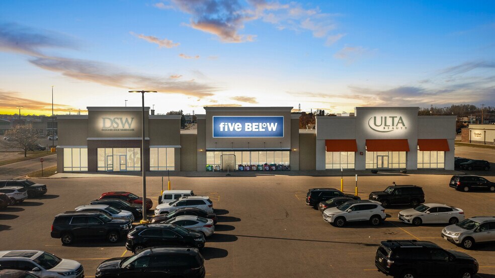 4411 W Wisconsin Ave, Appleton, WI à vendre - Photo du bâtiment - Image 3 de 27