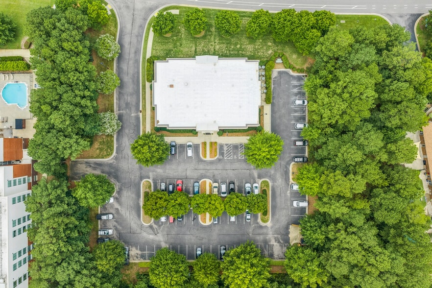 720 Corporate Center Dr, Raleigh, NC for sale - Building Photo - Image 2 of 6