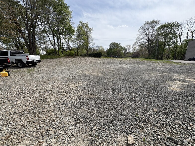 35-39 Kiscona Rd, Mount Kisco, NY à louer - Photo du bâtiment - Image 3 de 3