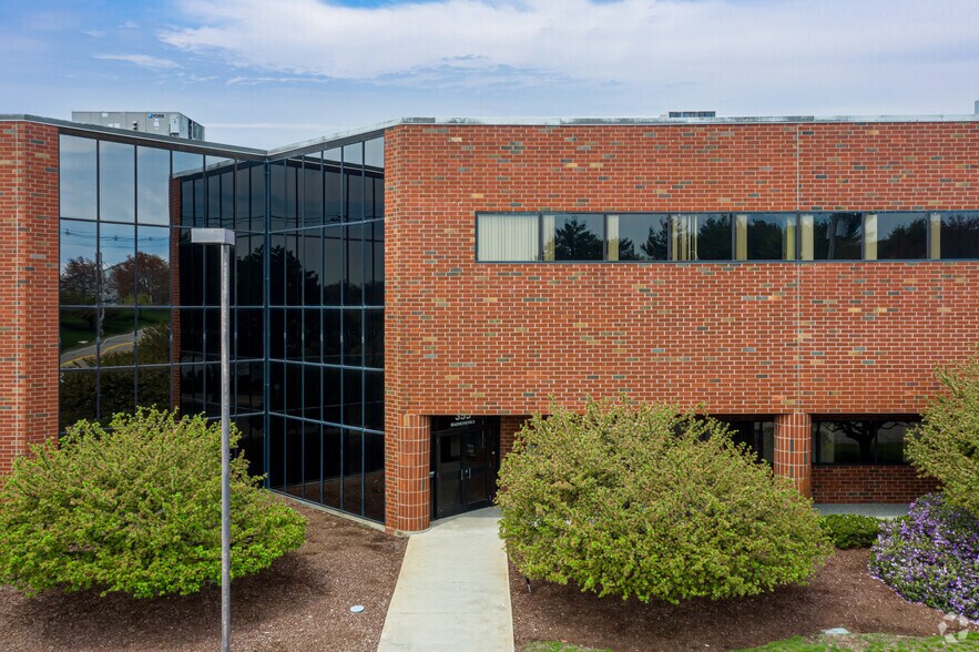 355 Wood Rd, Braintree, MA for lease - Building Photo - Image 3 of 7