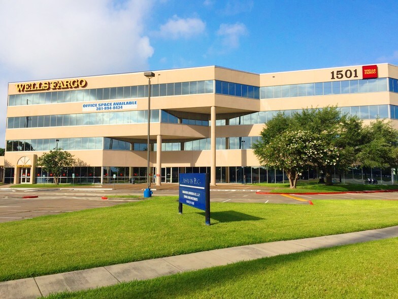 1501 E Mockingbird Ln, Victoria, TX à louer - Photo du bâtiment - Image 2 de 23