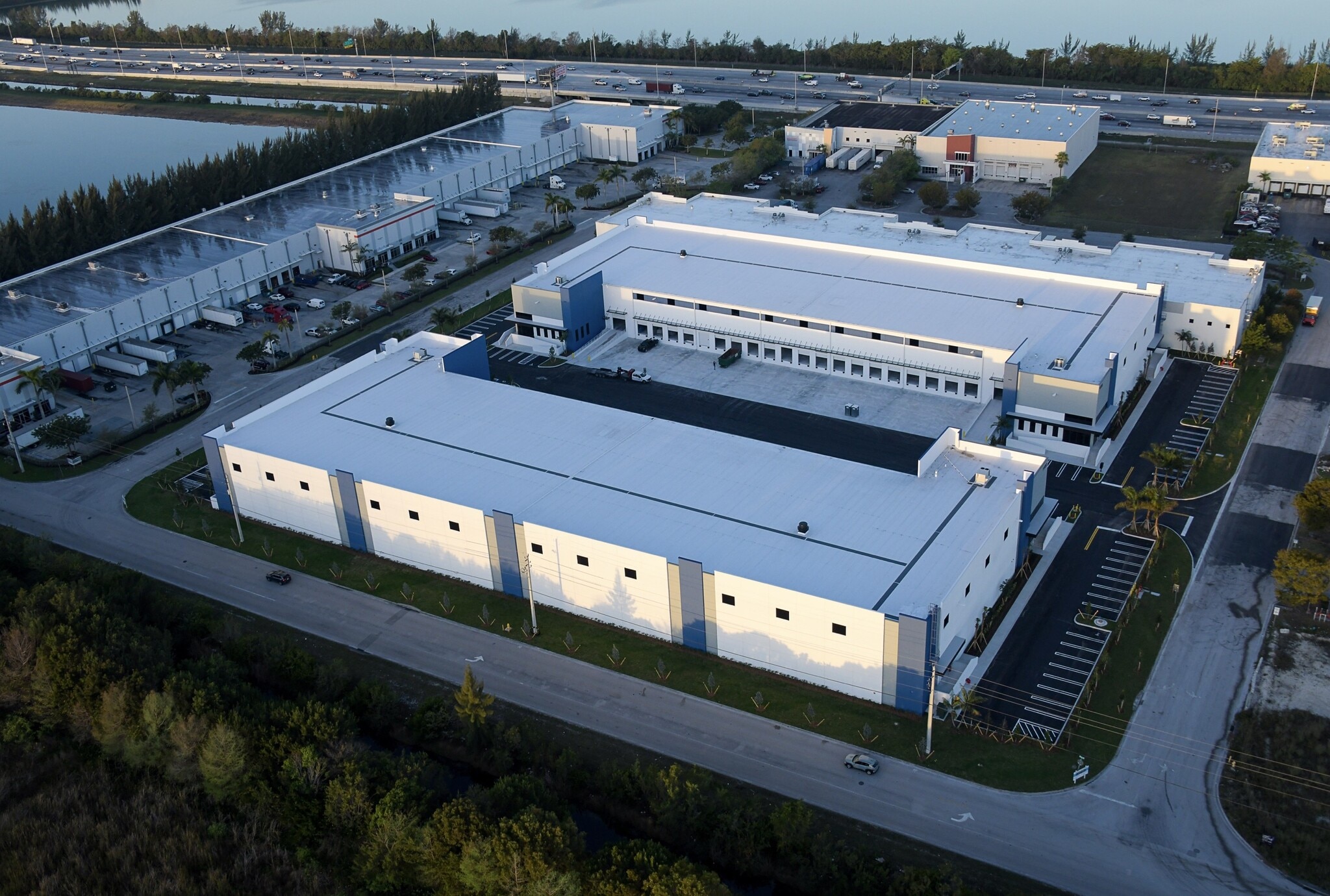 11550 NW 124th St, Medley, FL for lease Primary Photo- Image 1 of 11