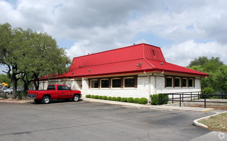 12730 Bandera Rd, Helotes, TX à vendre - Photo du bâtiment - Image 1 de 4