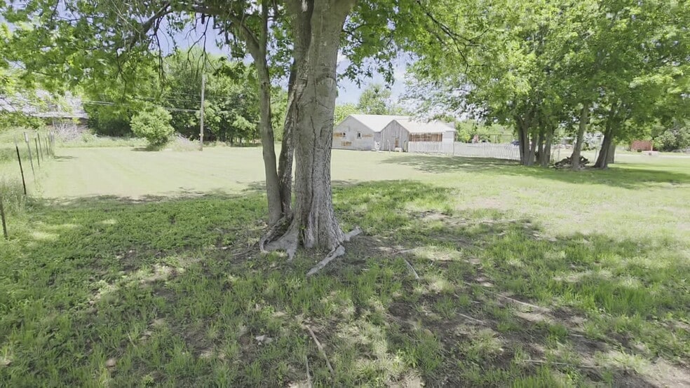 110 County Road 421, Thorndale, TX à vendre - Vidéo sur l’inscription commerciale - Image 2 de 24