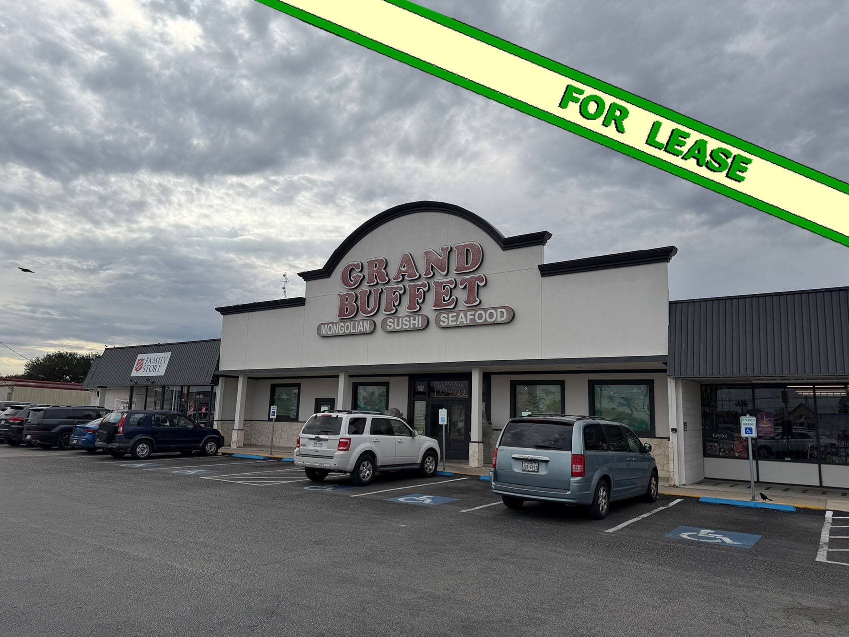 4303 N Navarro St, Victoria, TX for lease Primary Photo- Image 1 of 11