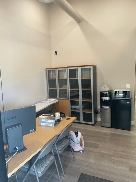 13079 Artesia Blvd, Cerritos, CA à louer - Photo du bâtiment - Image 3 de 17