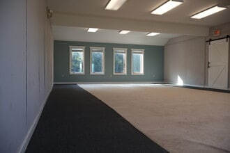 104 Schubert Dr, Downingtown, PA for lease Interior Photo- Image 2 of 19