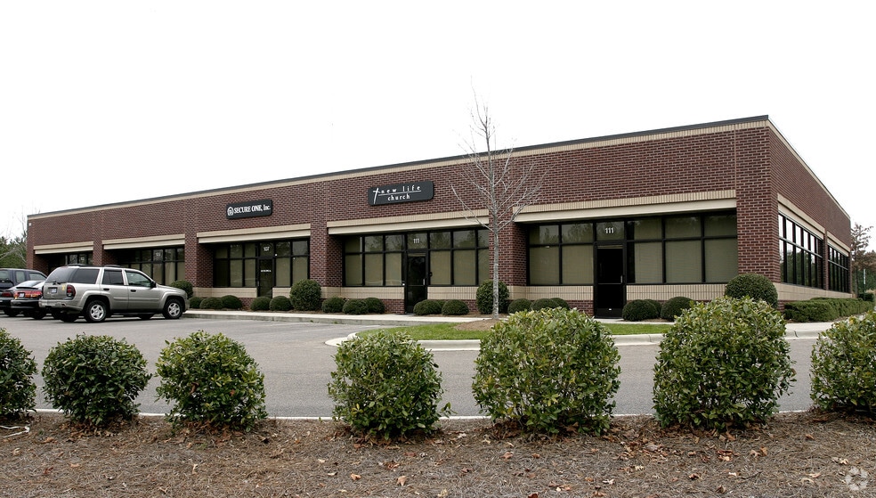 101 Towerview Ct, Cary, NC for lease - Building Photo - Image 3 of 12