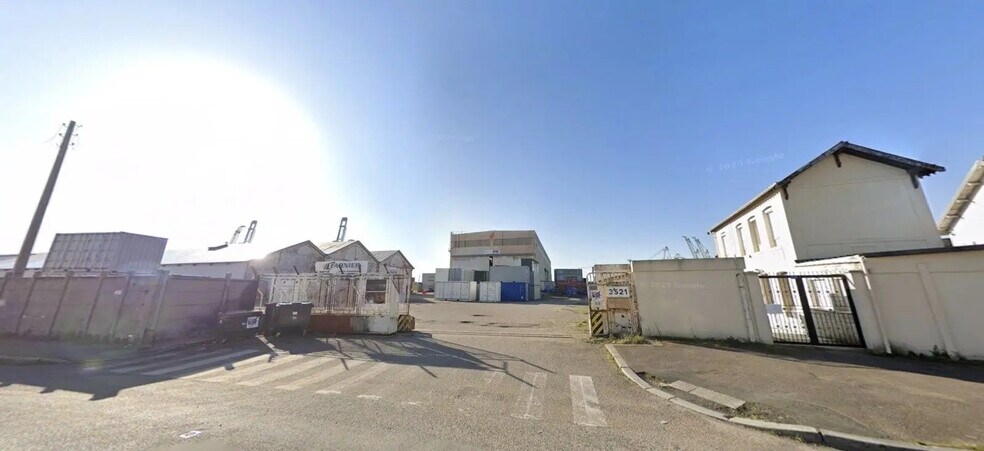 Flex in Le Havre for lease - Building Photo - Image 3 of 3