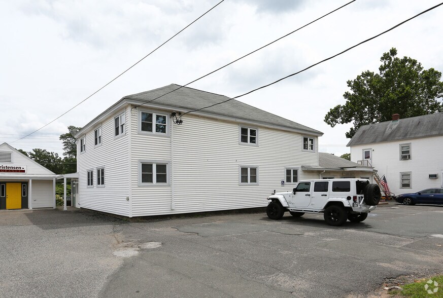 372 Hopmeadow St, Weatogue, CT à vendre - Photo du bâtiment - Image 3 de 4