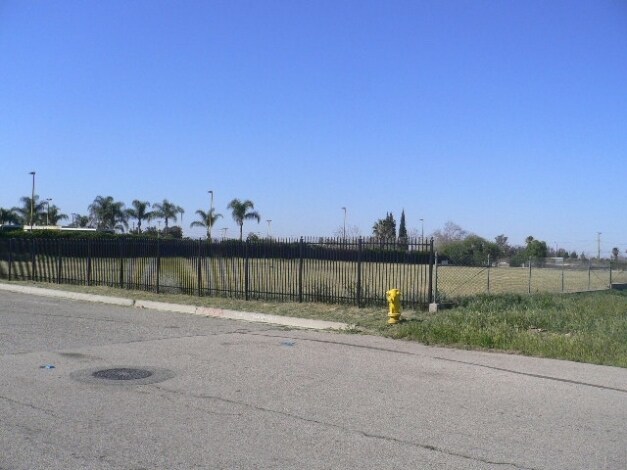 Gifford Ave, San Bernardino, CA for lease Primary Photo- Image 1 of 4