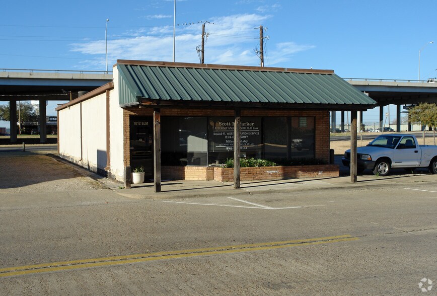1012 S Elm St, Carrollton, TX à vendre - Photo du bâtiment - Image 3 de 11