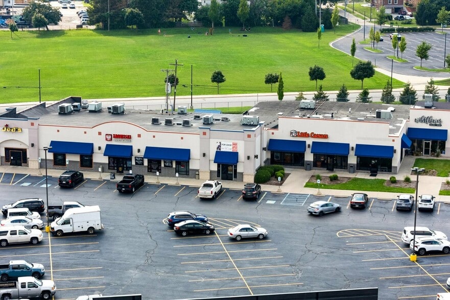 2600-2602 W Sylvania Ave, Toledo, OH for sale - Building Photo - Image 2 of 8