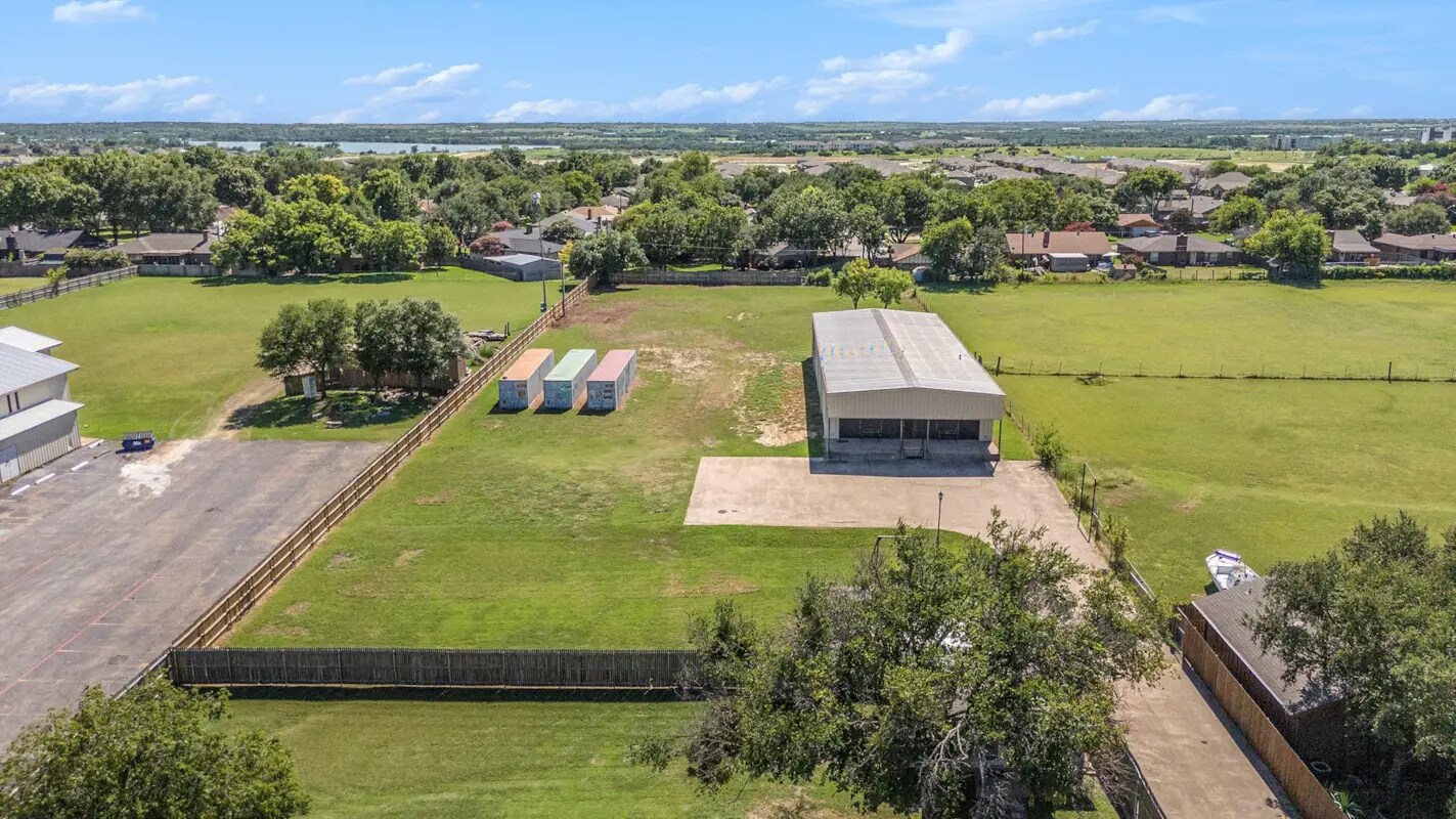 124 S Nolan River Rd, Cleburne, TX for lease Primary Photo- Image 1 of 26