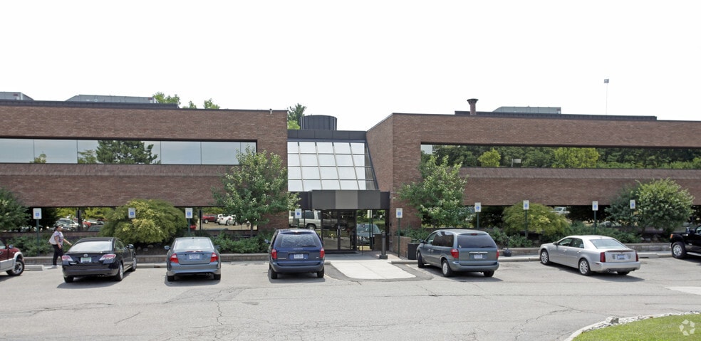 31500 Telegraph Rd, Bingham Farms, MI for lease - Building Photo - Image 3 of 8