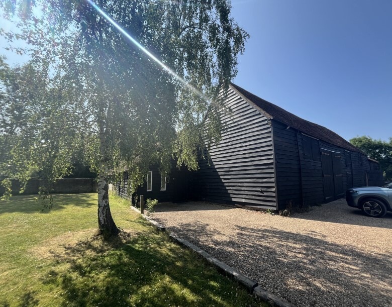 Hatfield Rd, Colney Heath for lease Primary Photo- Image 1 of 2