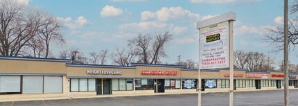 600-658 N Addison Rd, Villa Park, IL à louer Photo du bâtiment- Image 2 de 6