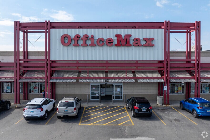 1829 W Fullerton Ave, Chicago, IL à vendre - Photo du bâtiment - Image 2 de 5