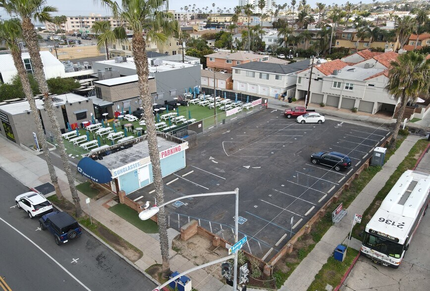870 Garnet Ave, San Diego, CA à vendre - Photo du bâtiment - Image 3 de 17