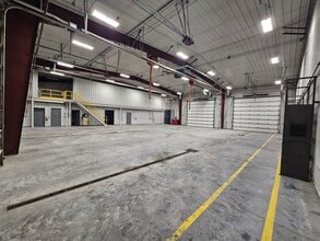 3400 Old Mormon Bridge Rd, Crescent, IA for lease Interior Photo- Image 1 of 18