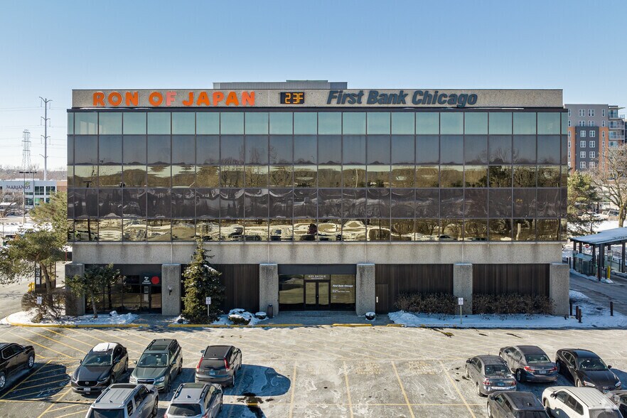 633 Skokie Blvd, Northbrook, IL for lease - Building Photo - Image 2 of 5