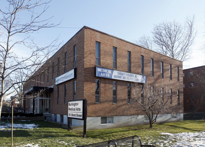 761 Brant St, Burlington, ON for sale - Primary Photo - Image 1 of 1