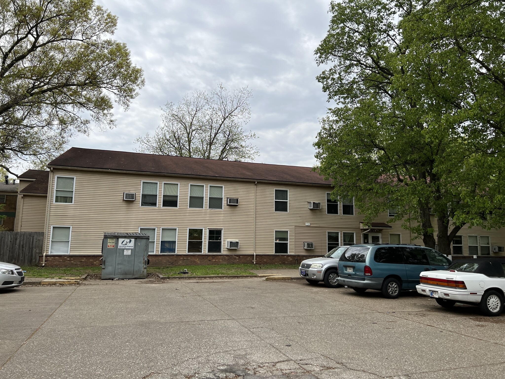 2305 S Rotherwood Ave, Evansville, IN for sale Primary Photo- Image 1 of 16