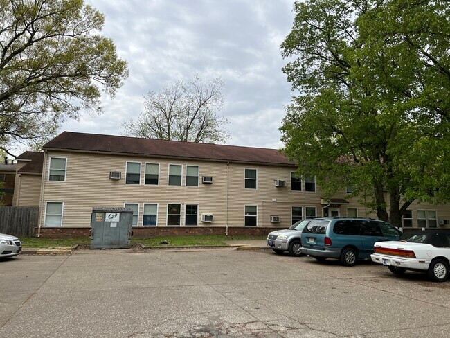 More details for 2305 S Rotherwood Ave, Evansville, IN - Multifamily for Sale