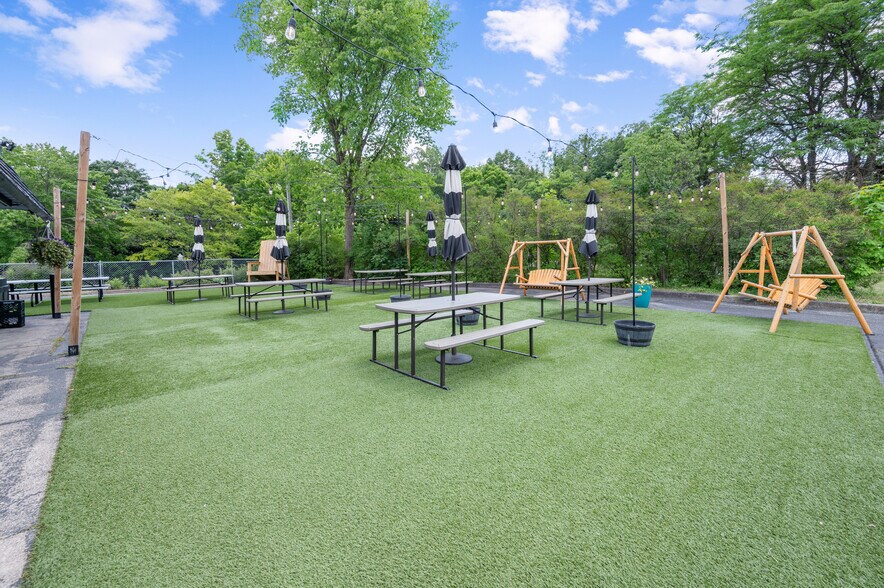 250 N State St, Big Rapids, MI à vendre - Photo du bâtiment - Image 3 de 26