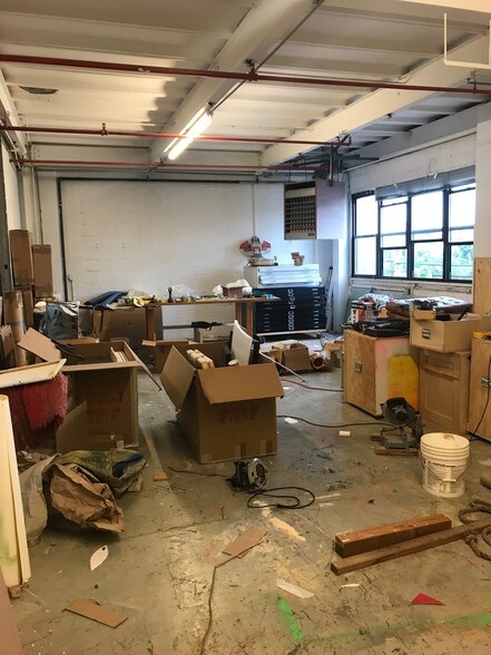 18 Bay St, Brooklyn, NY à louer - Photo intérieure - Image 2 de 92