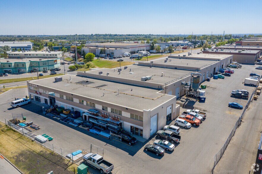 5057-5061 11 St SE, Calgary, AB à vendre - Photo du bâtiment - Image 1 de 1