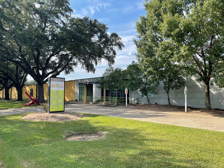 5425 Florida Blvd, Baton Rouge, LA à vendre - Photo du bâtiment - Image 3 de 22