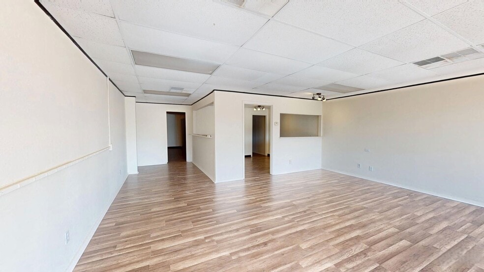 200-210 N King St, Seguin, TX à louer - Photo intérieure - Image 2 de 14