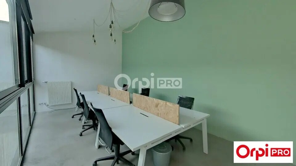 Office in Lille for lease - Interior Photo - Image 1 of 3