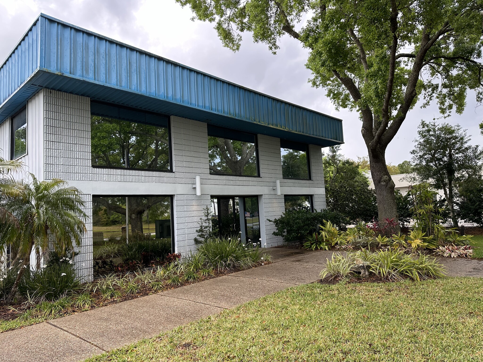 6811 Phillips Industrial Blvd, Jacksonville, FL for lease Primary Photo- Image 1 of 10