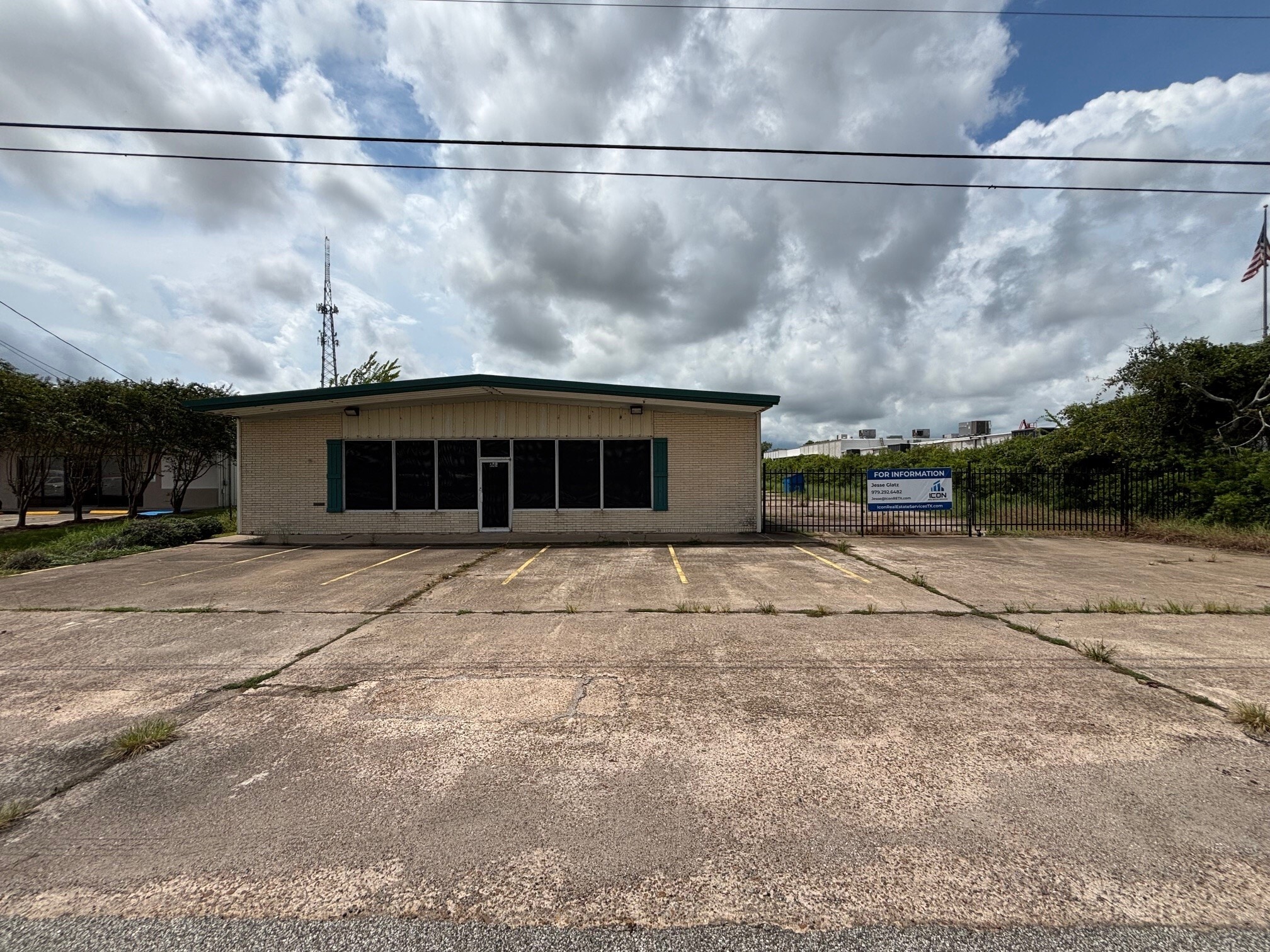 726 Main St, Clute, TX for lease Building Photo- Image 1 of 6