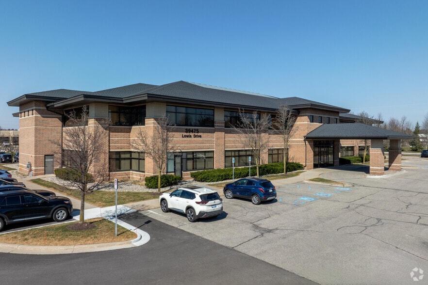 39475 Lewis Dr, Novi, MI for lease - Building Photo - Image 1 of 8