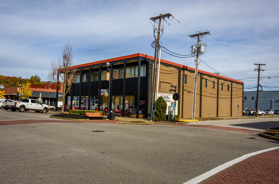 600 D St, South Charleston, WV à louer - Photo du bâtiment - Image 2 de 4