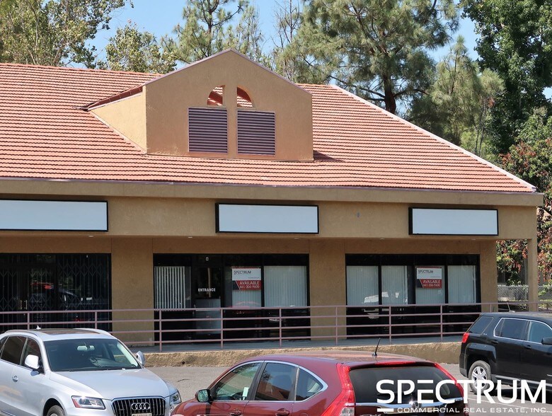 25850 Tournament Rd, Valencia, CA à louer - Photo du bâtiment - Image 2 de 10