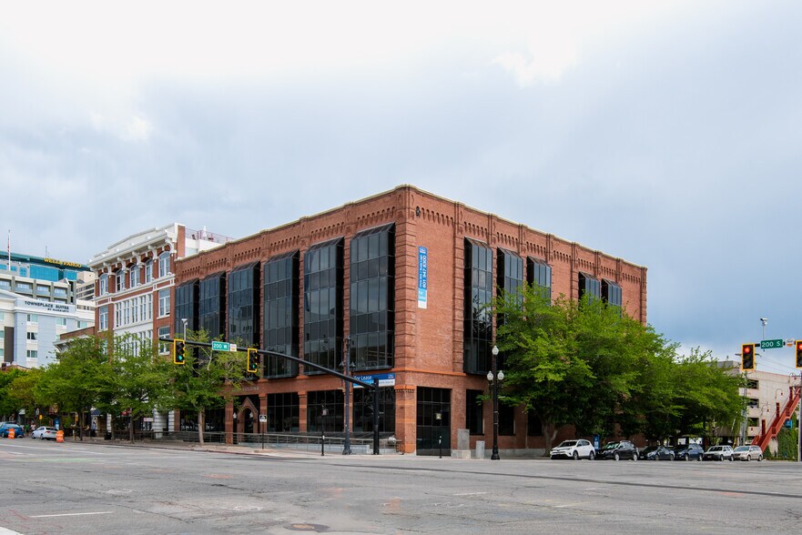 175 W 200 S, Salt Lake City, UT à louer - Photo du bâtiment - Image 2 de 10