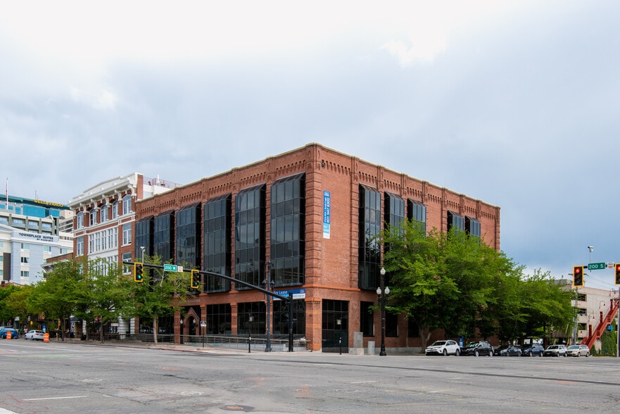 175 W 200 S, Salt Lake City, UT à louer - Photo du bâtiment - Image 2 de 10
