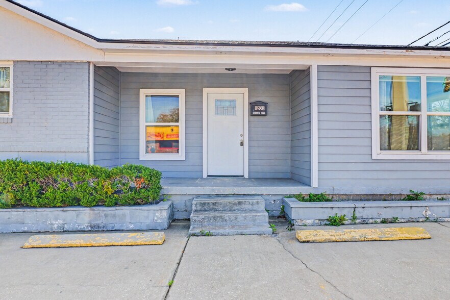 1201 Cassat Ave, Jacksonville, FL à vendre - Photo du bâtiment - Image 2 de 36