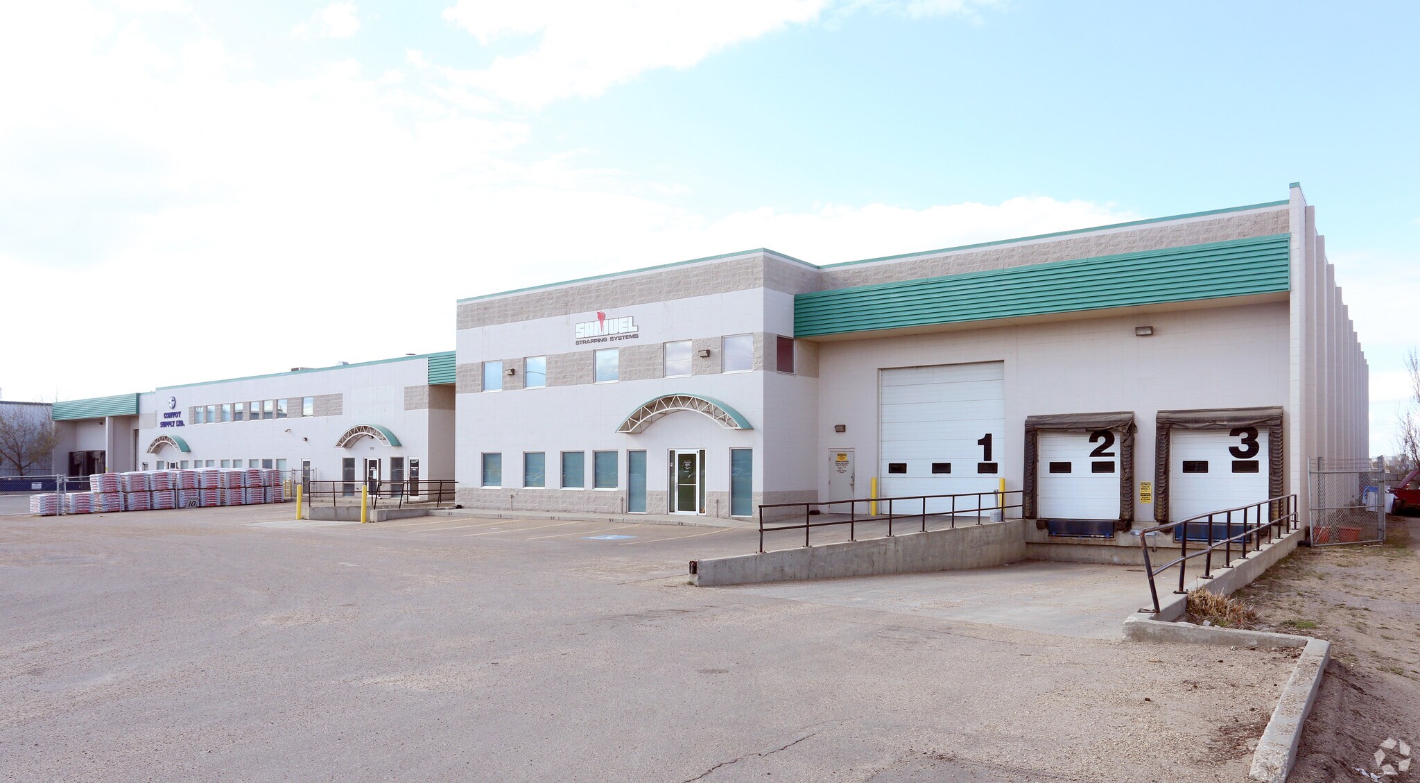 7036 68th Ave NW, Edmonton, AB for sale Primary Photo- Image 1 of 1