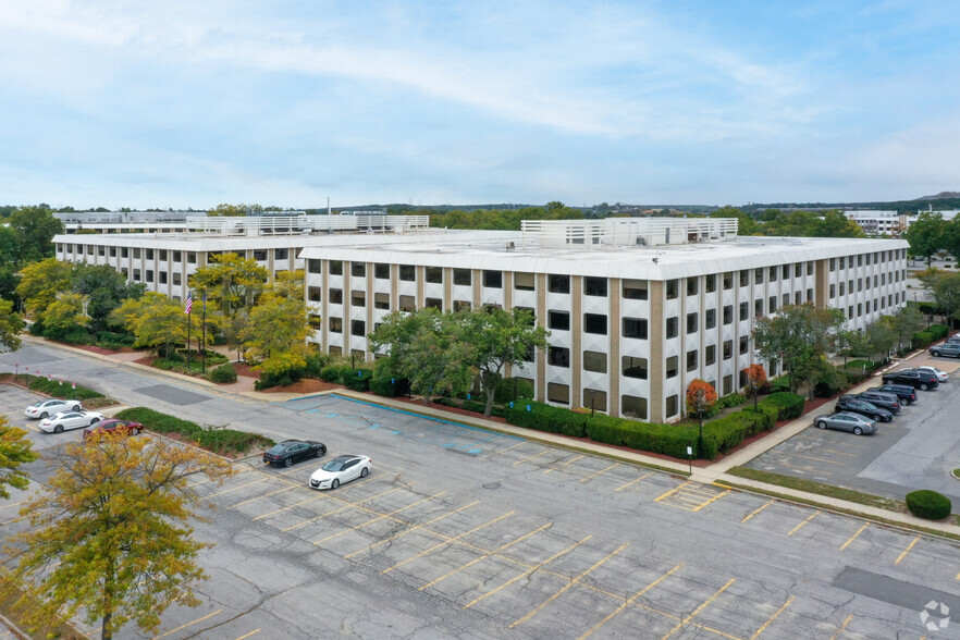 3 Huntington Quadrangle, Melville, NY à vendre - Photo du bâtiment - Image 1 de 1