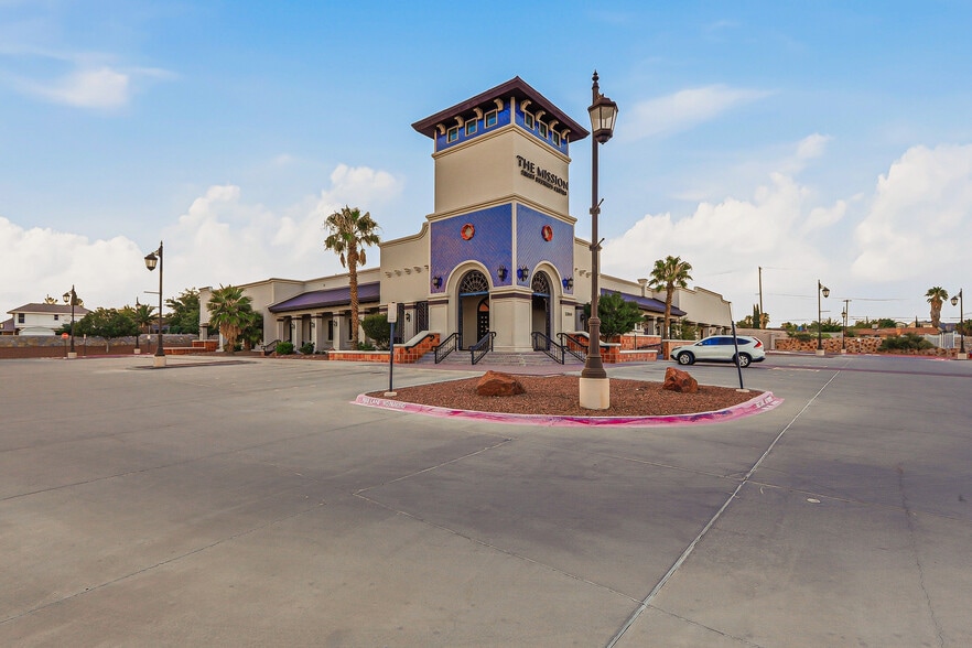 11860 Vista del Sol Dr, El Paso, TX à vendre - Photo du bâtiment - Image 1 de 8