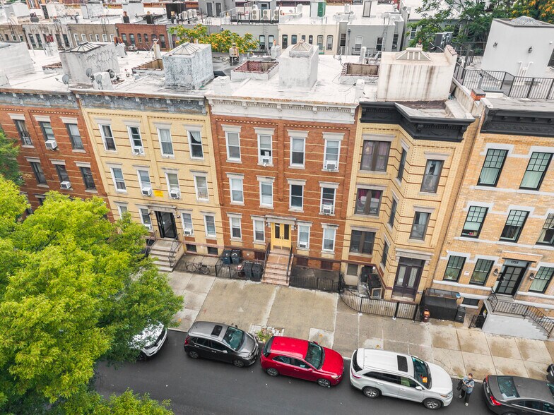 17-21 Madison St, Ridgewood, NY à vendre - Photo du bâtiment - Image 3 de 15