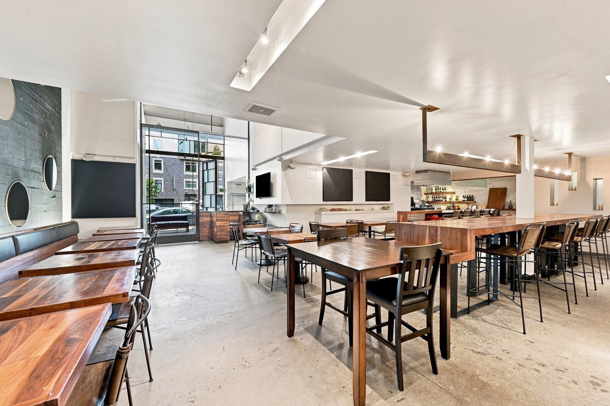 330 1st St, San Francisco, CA for lease Interior Photo- Image 1 of 12