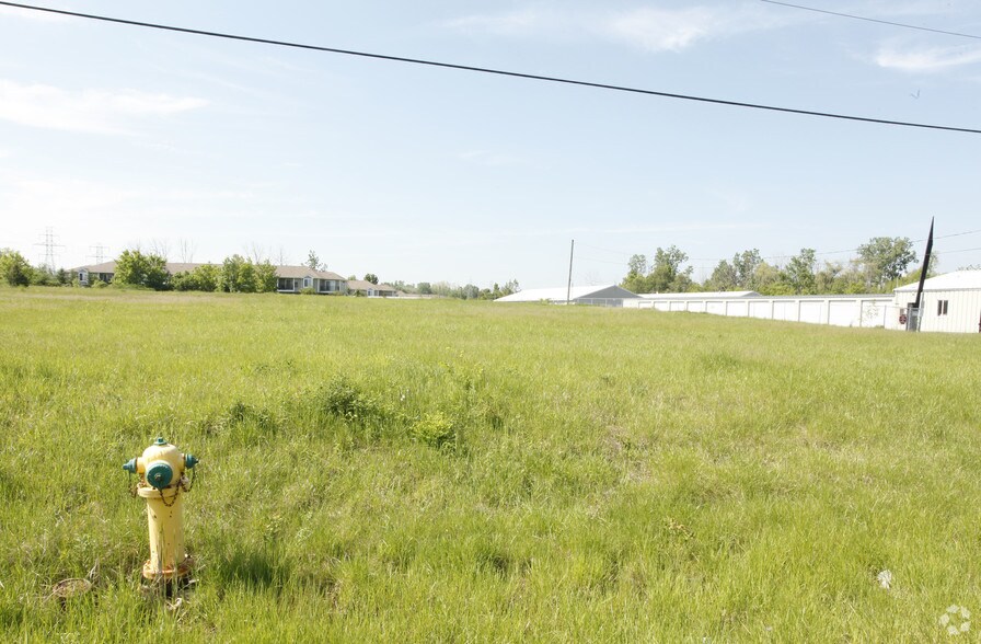 4070 E Bristol Rd, Burton, MI for sale - Primary Photo - Image 2 of 2