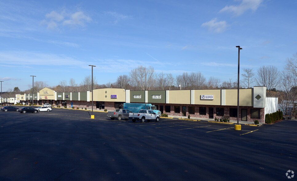 15-21 N Main St, Bellingham, MA à louer - Photo du bâtiment - Image 3 de 5