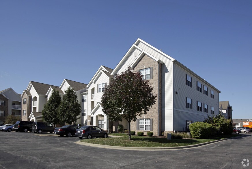 1200 Greenfield Pl, O'Fallon, IL à vendre - Photo du bâtiment - Image 3 de 90